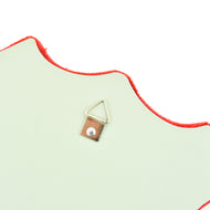 Medaljsköld röd 23,5x19cm