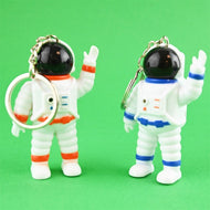 Astronautnyckelring med ljus 6cm