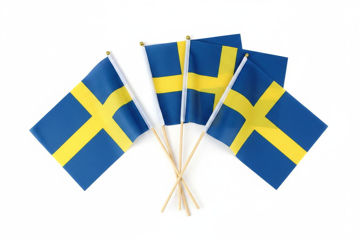 Små Svenska Flaggor – 4 st För Dekoration