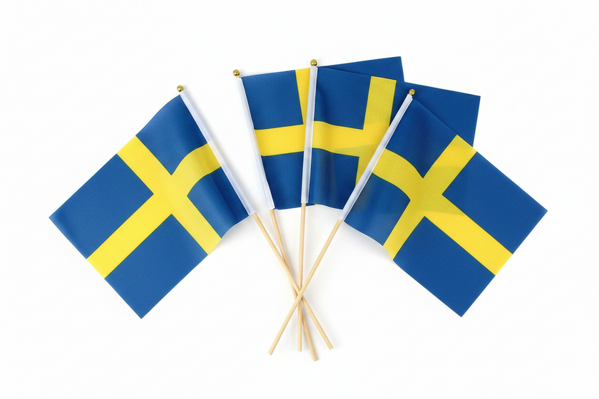 Små Svenska Flaggor – 4 st För Dekoration