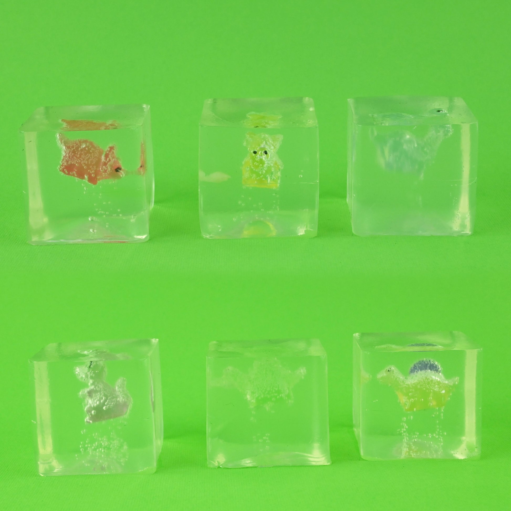 Squeeze ice cube dino