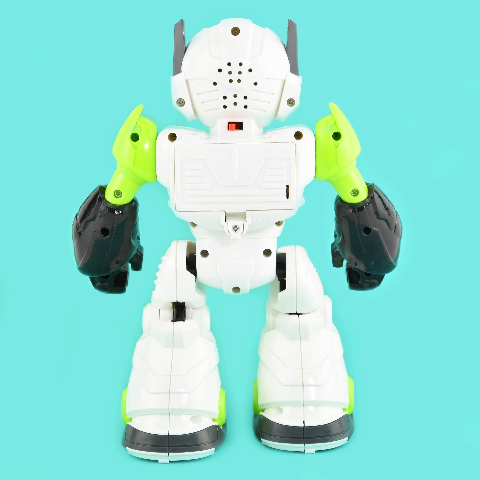 Robot med rörelse och ljud b/o 22cm 3 st