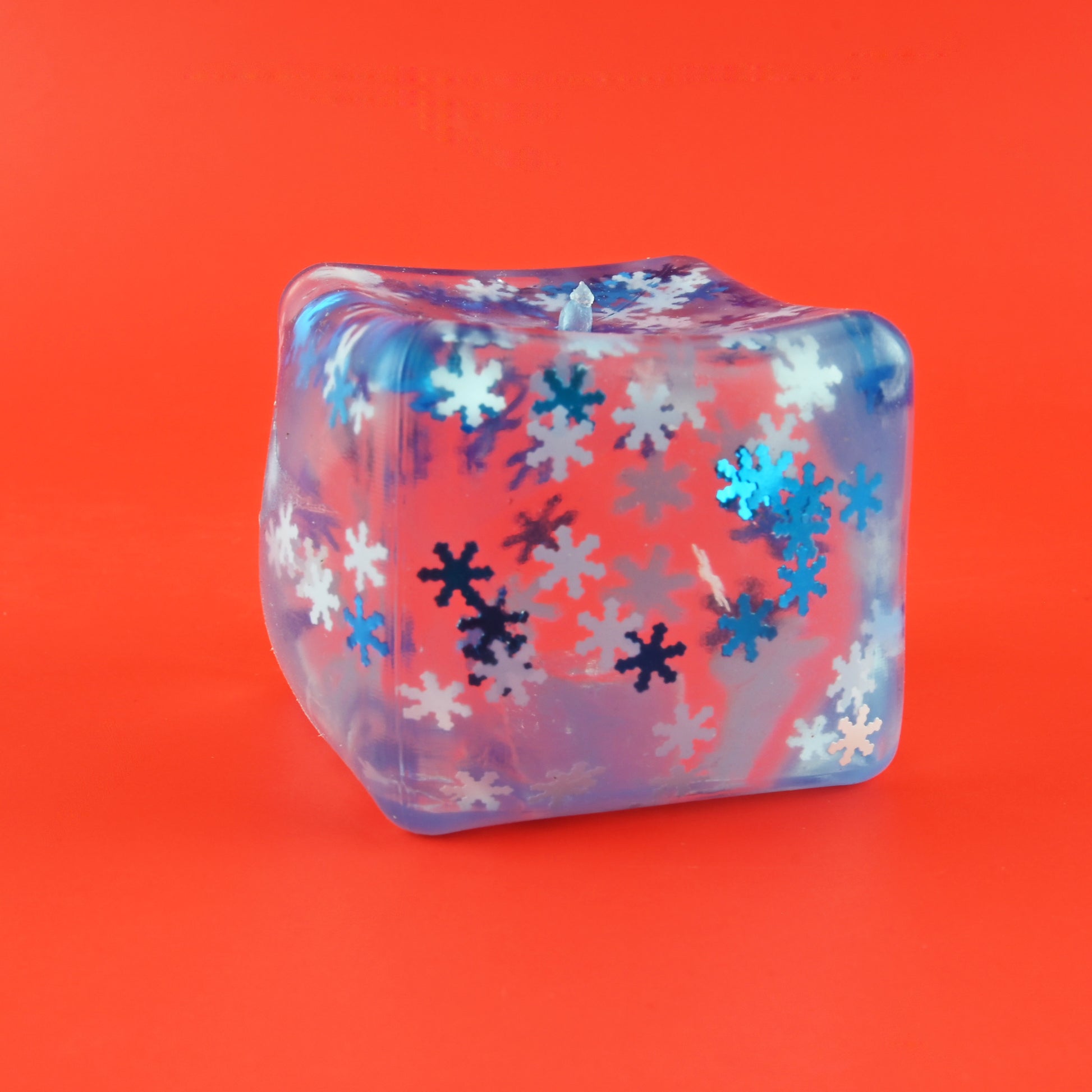 Squeeze sugar ice cube