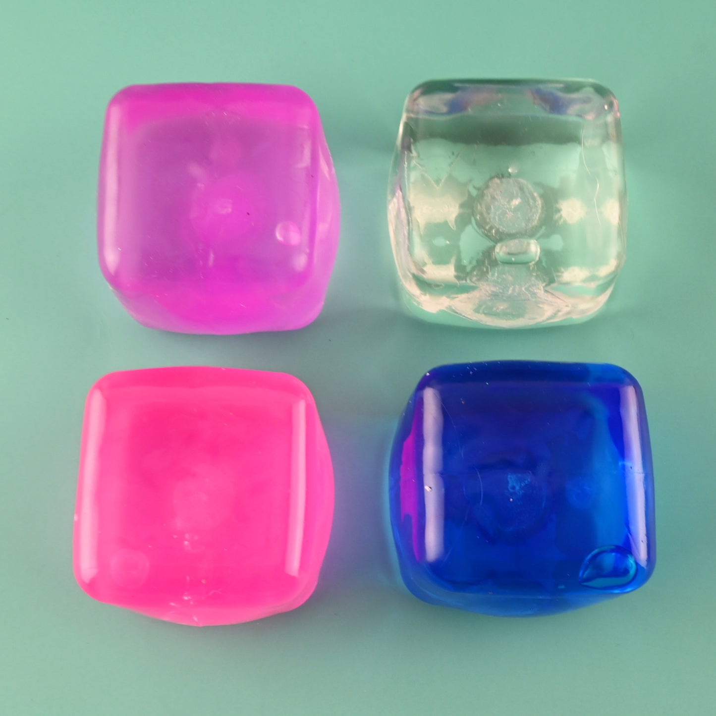Squeeze sugar ice cube